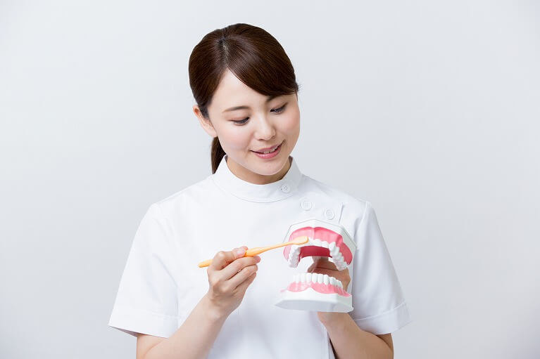 岩崎歯科医院の予防歯科では、歯磨き指導を行なっています