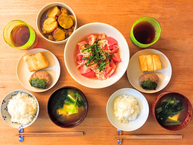 親知らず抜歯後の食事は麻酔が切れてからにしてください